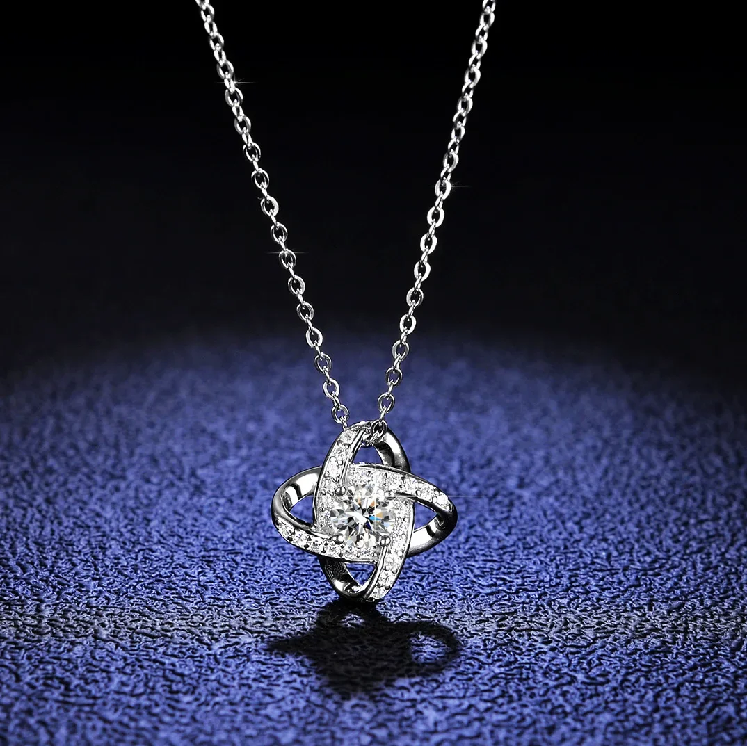 

Mylux Jewelry Luxury 1 Carat Moissanite in White Gold Four - leaf Windmill Clavicle Chain Necklace, Ideal for Women