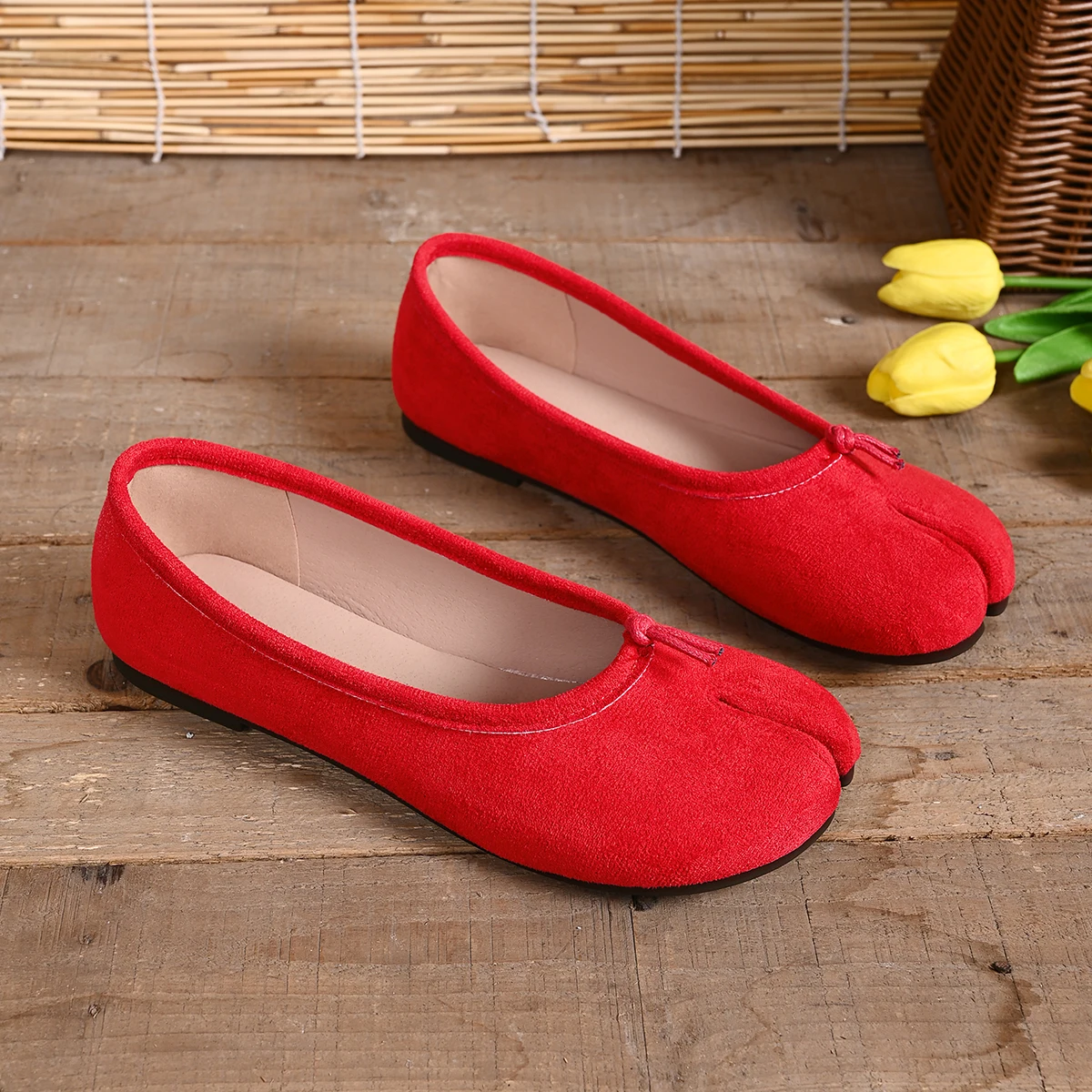 Japanese Style Tabi Ninja Shoes Women Cozy Leather Flats Split Hoof Toe Loafers Femme Mary Jeans Mocasines Ladies Ballerina Shoe