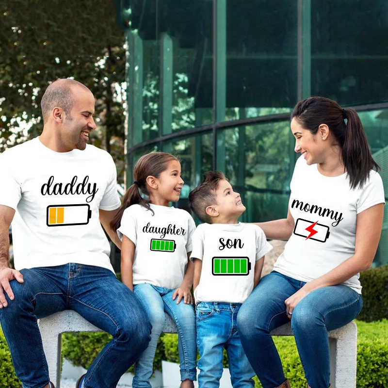 Daddy Mommy Son Daughter Matching Shirts Low Battery and Charged Battery Family T Shirts Funny Dad Mom and Me T-Shirt