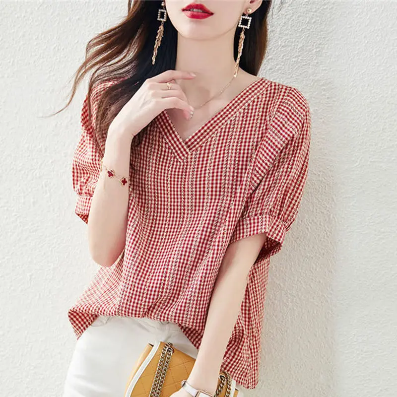 Summer New Original Design Loose Fashion Checkered Short Sleeved Shirt Vintage Elegant Versatile Design Sense Young Style Top