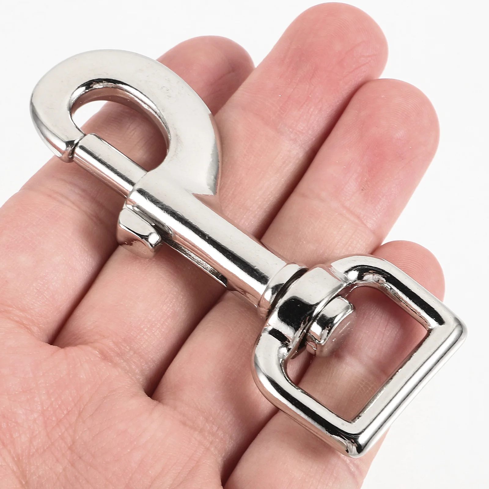 

2pcs Pet Leash Hooks Metal Dog Leash Clasp 360-Degree Rotating Snap Hook For Dog Collars Luggage Backpacks Multipurpose Snap