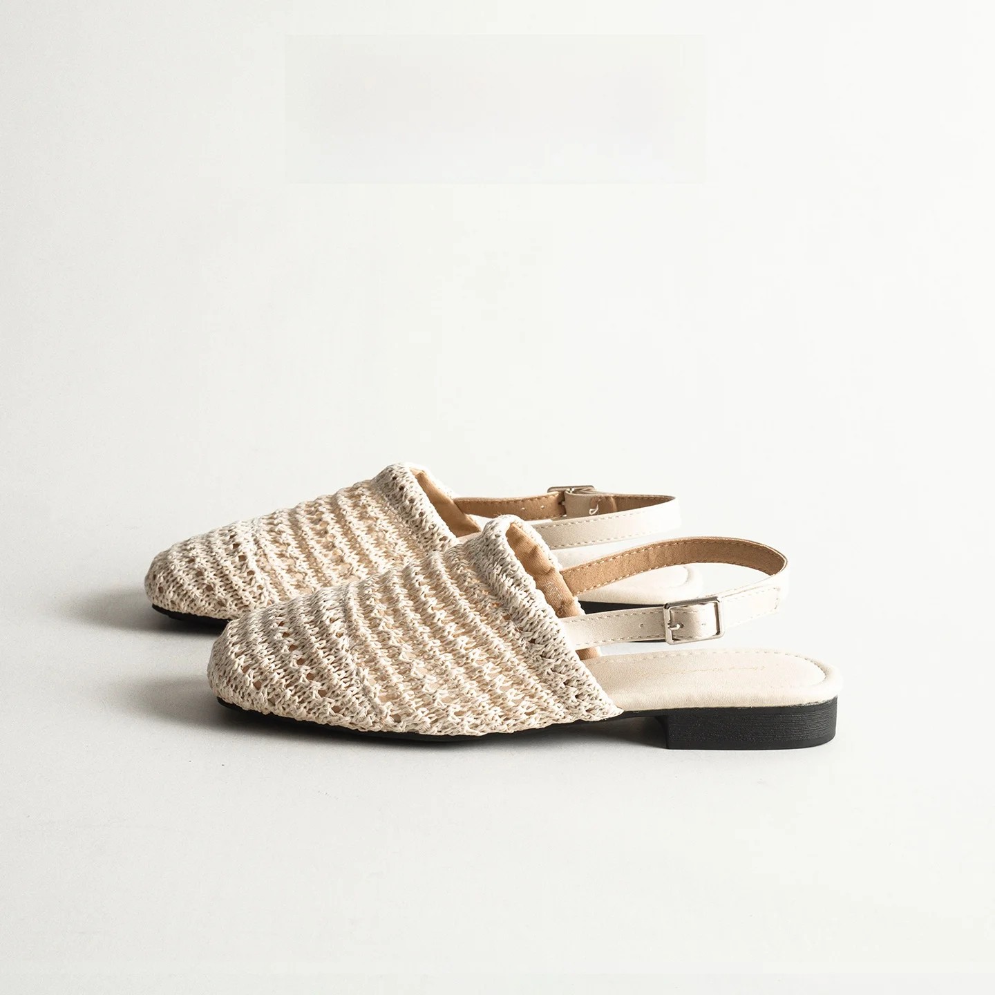 

Retro Woven Sandals Women's Summer Outdoor Breathable Flat Casual Beach Sandals Suitable for Skirts Fashionable Hollow out