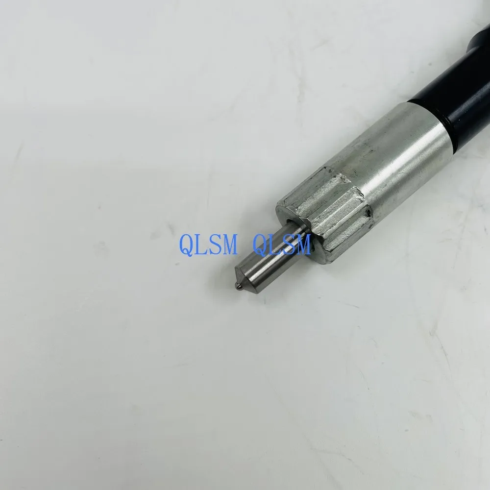 

4 Pieces Diesel Injectors 095000-6640 6251-11-3200 Common Rail Fuel Injectors Fr KOMATSU-