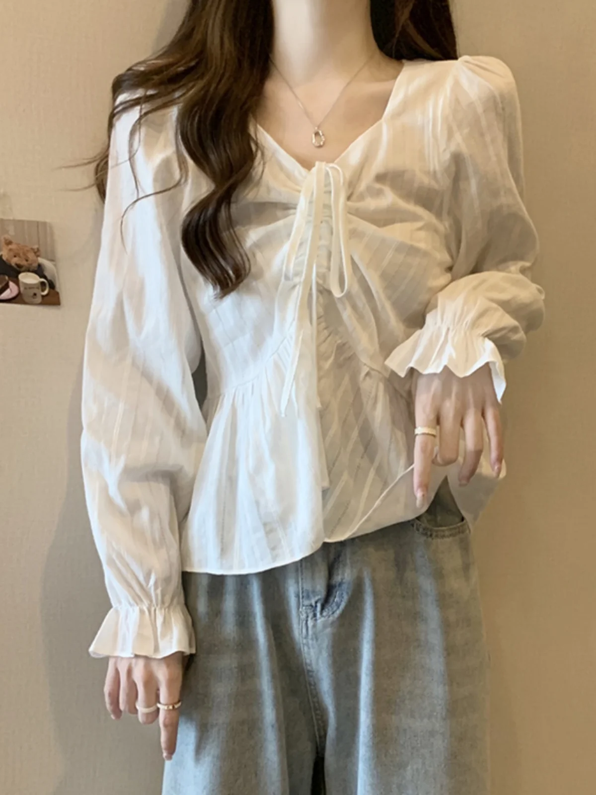 Women's V-neck Long Sleeve Shirt Drawstring Design Belly Covering Slimming Bubble Print Casual Top for Autumn Season