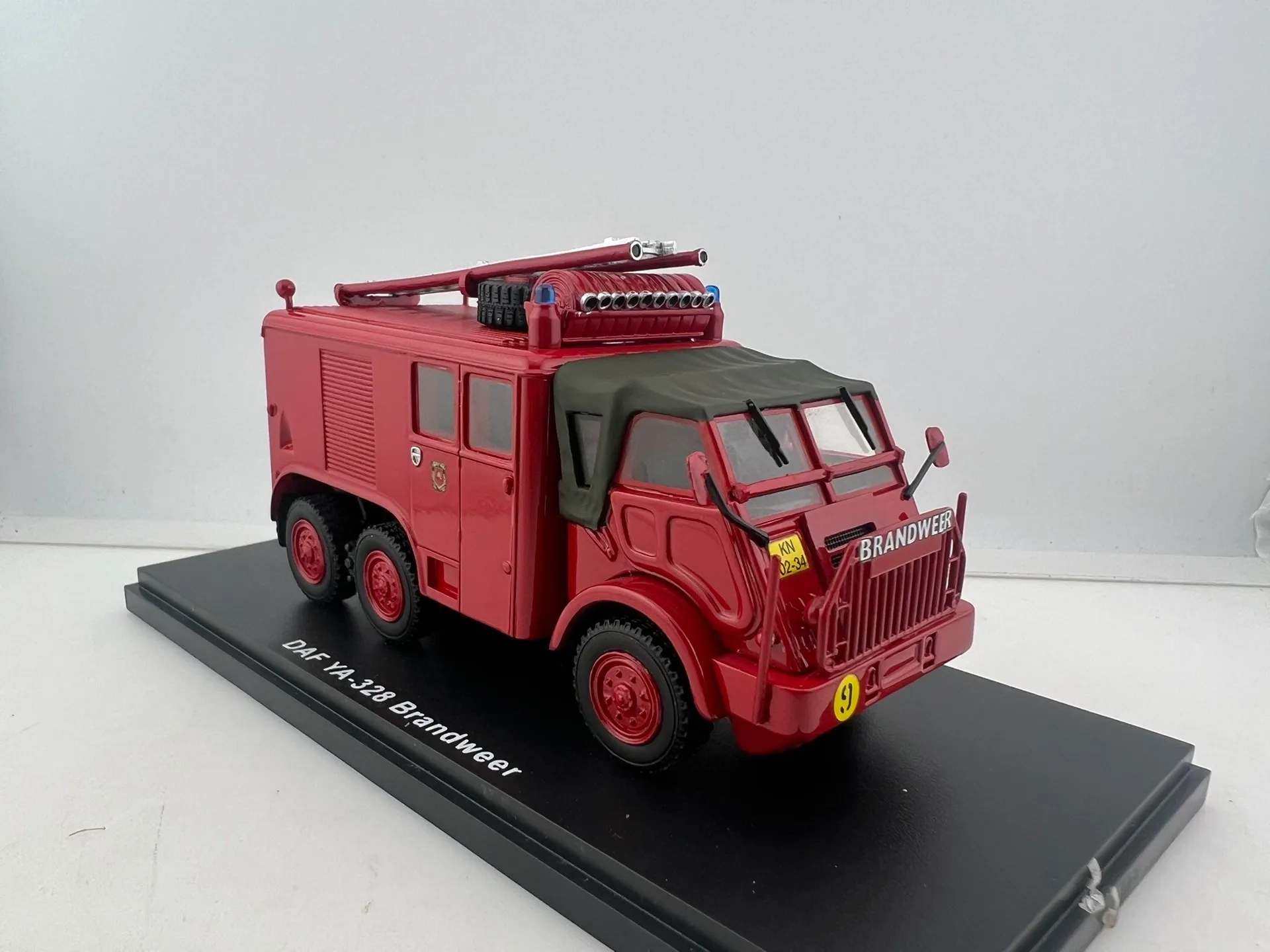 Diecast Golden Oldies Escala 1/50 DAF YA-328 Modelo de carro de resina de motor de bombeiros Brinquedo colecionável presente Lembrança Ornamento de exibição
