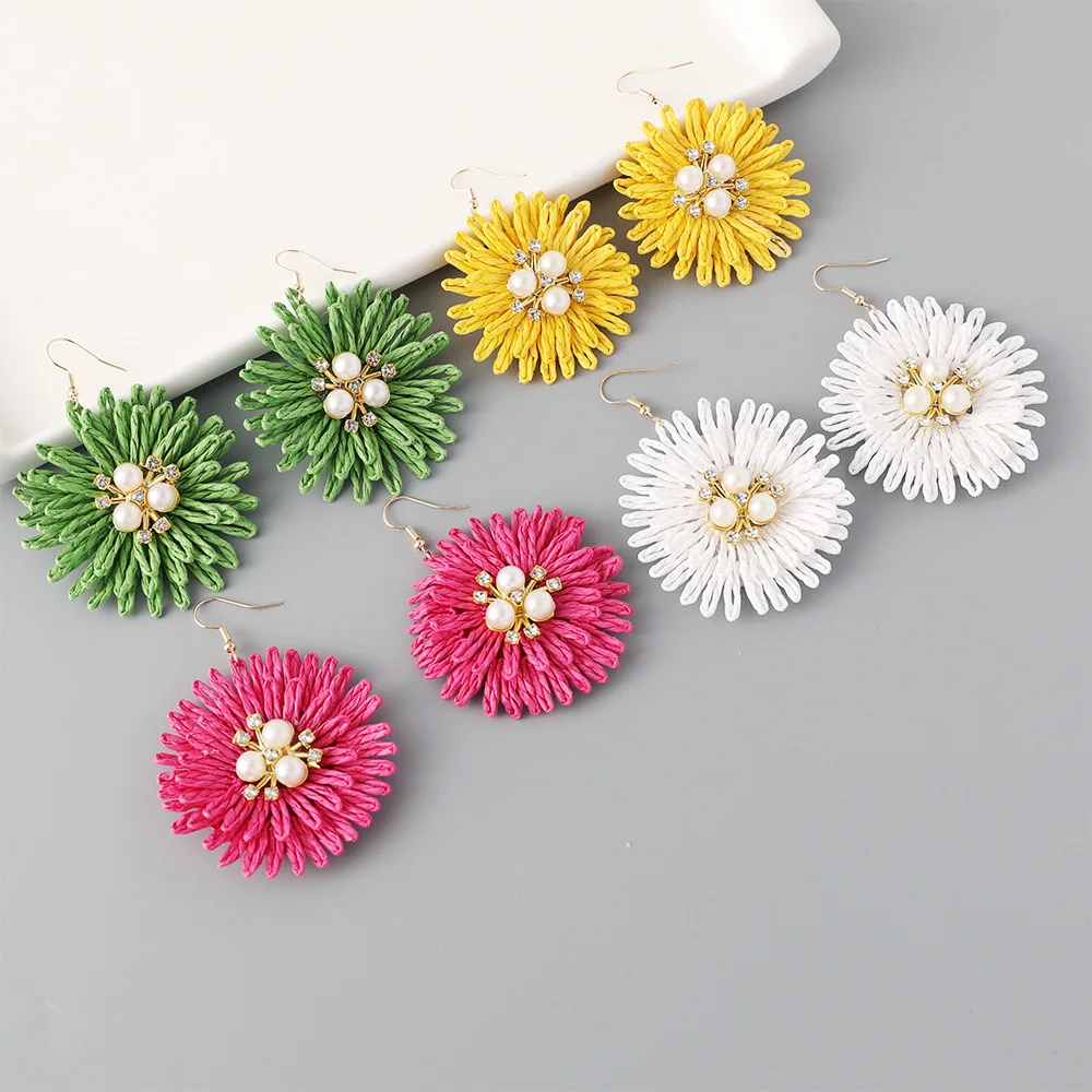 Extremely colorful hot-selling new holiday style hand-woven raffia earrings, women's small daisy earrings, earrings.