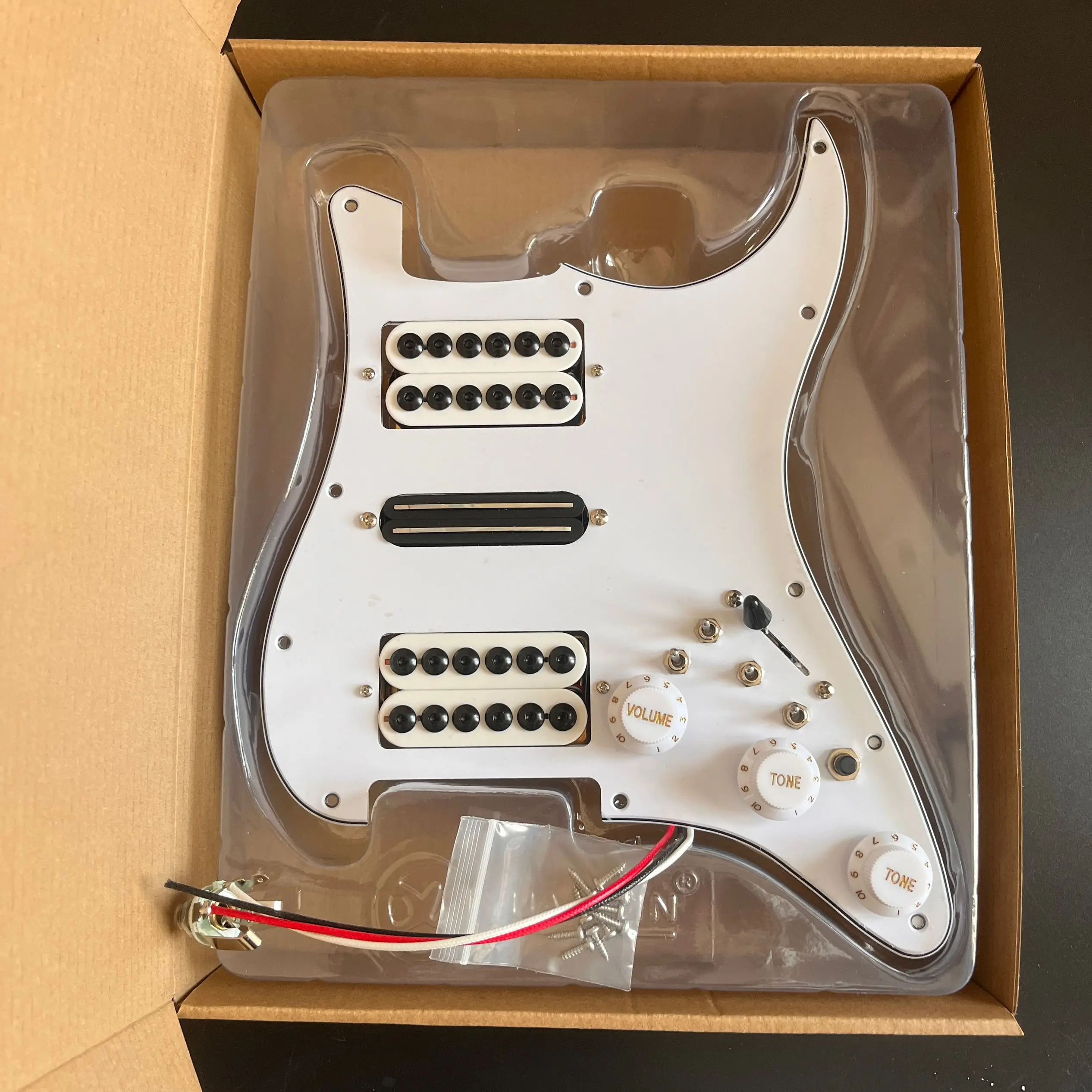 

HSH Prewired Guitar ST Pickguard Set Mini Humbucker High Output Pickup Coil Split Guitar 4 Single Cut Switch 20 Tones