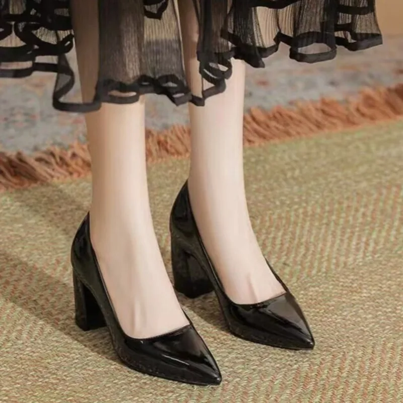 كعب أقدام غير متعب للخريف جديد بمقدمة مدببة من الجلد اللامع كعب غير قابل للانزلاق فردي #2