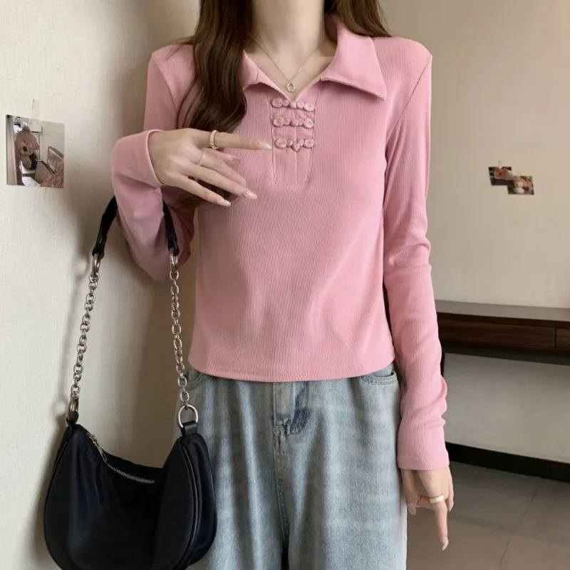 بلوزة نسائية ذات أكمام طويلة وياقة بولو على الطراز الصيني، قصيرة الطول، بقصة ضيقة، بلوزة سوداء جذابة لملابس الخريف غير الرسمية ​