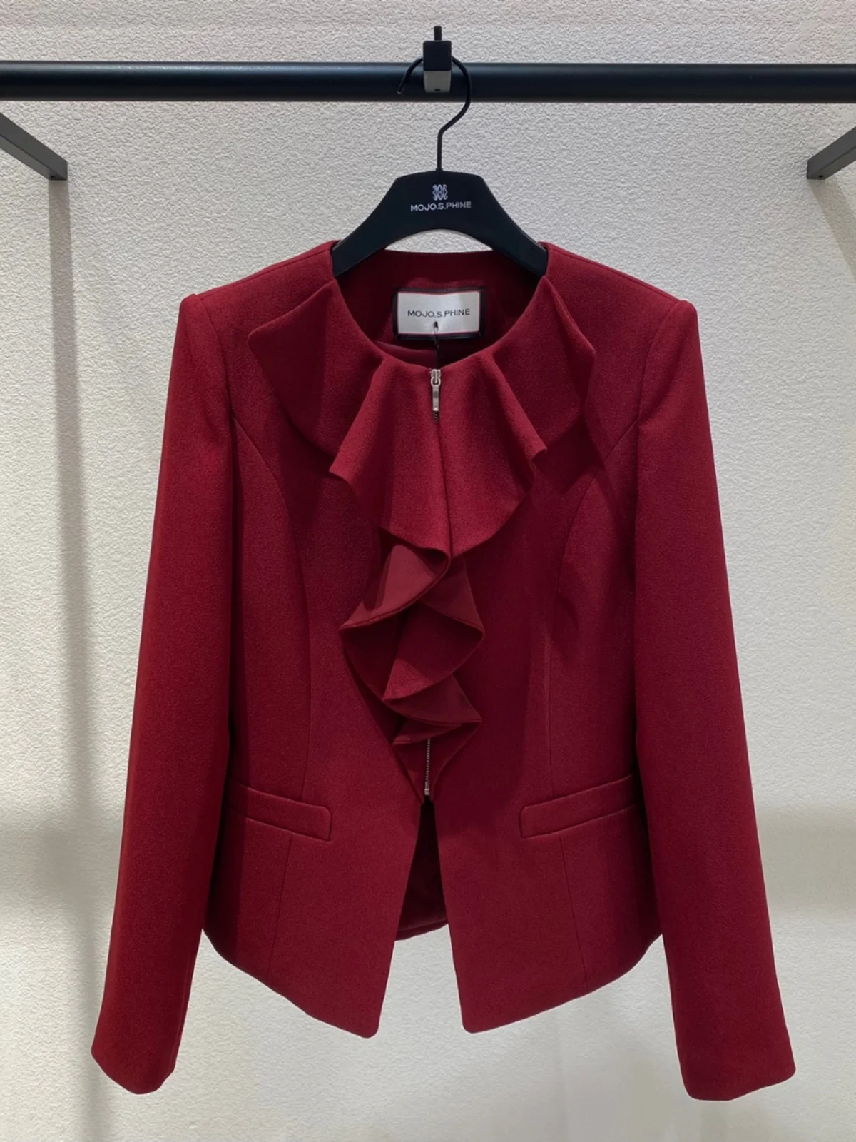 

Элитная весенняя куртка 2025 года в корейском стиле: приталенная, с молнией, длинными рукавами и круглым вырезом, для повседневной носки