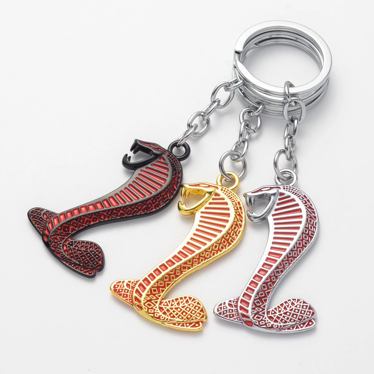 Car Keychain Snake Cobra Logo Metal Keyring Key Ring Holder For Ford GT Shelby Dodge Charge Jeep Motorcycle Accessories