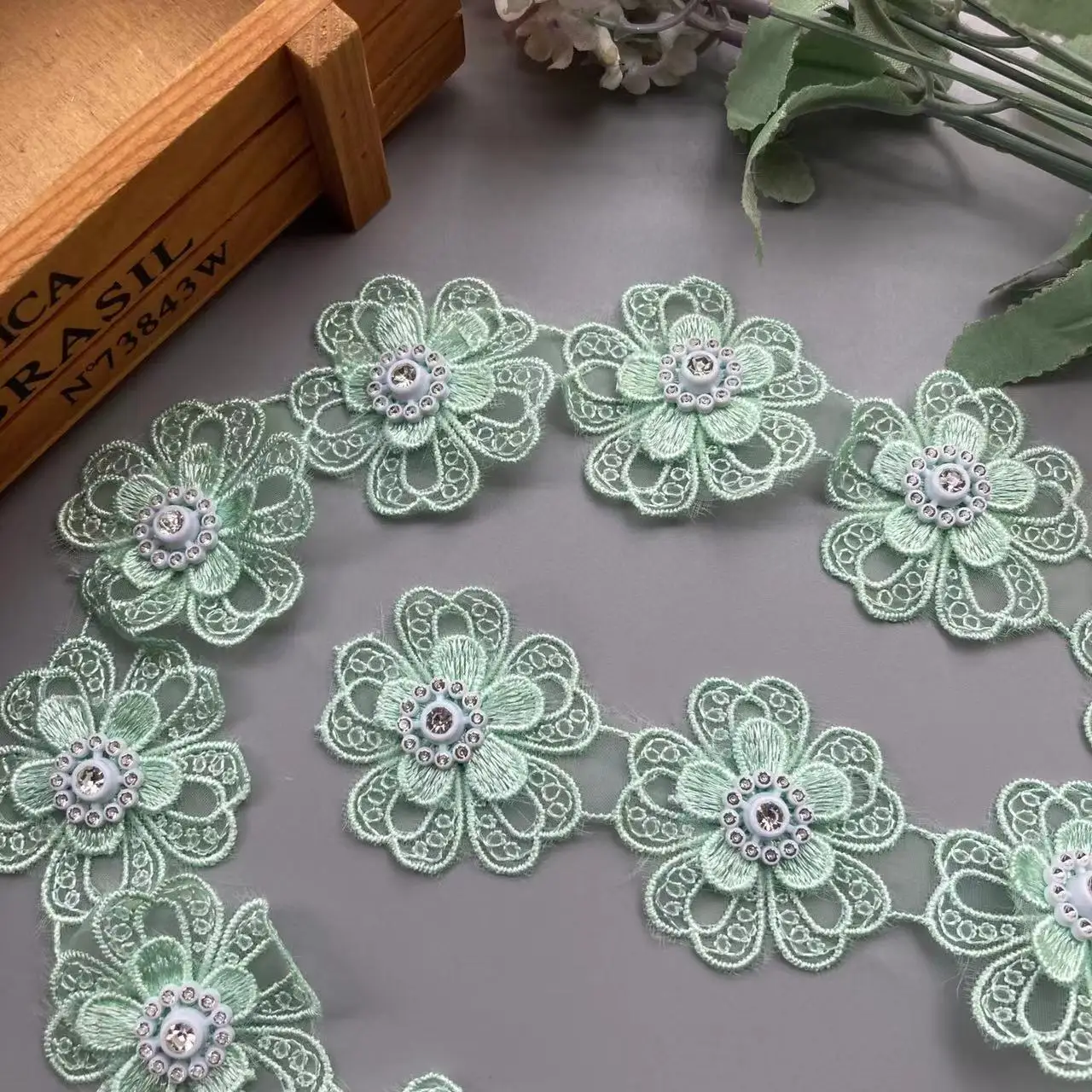 1 Yard 5X5 cm pita renda hijau Trim mutiara tepi manik-manik bordir bunga Applique kain jahit kerajinan Vintage gaun pernikahan