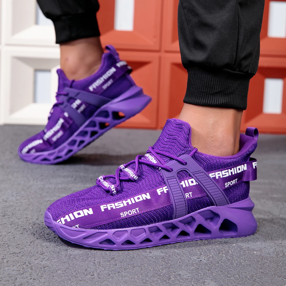 

Men’s Sneakers Comfortable Breathable Sports Shoes Summer Man Running Shoes Breathable Comfortable Fashion Walking Sneakers Man