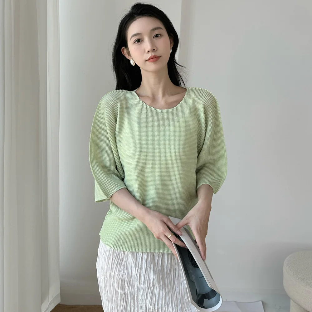 

Miyake Pleated Fashion Five-quarter Sleeve T-shirt 2025 Summer New Temperament Wild Loose Large Size Simple Women's Tops
