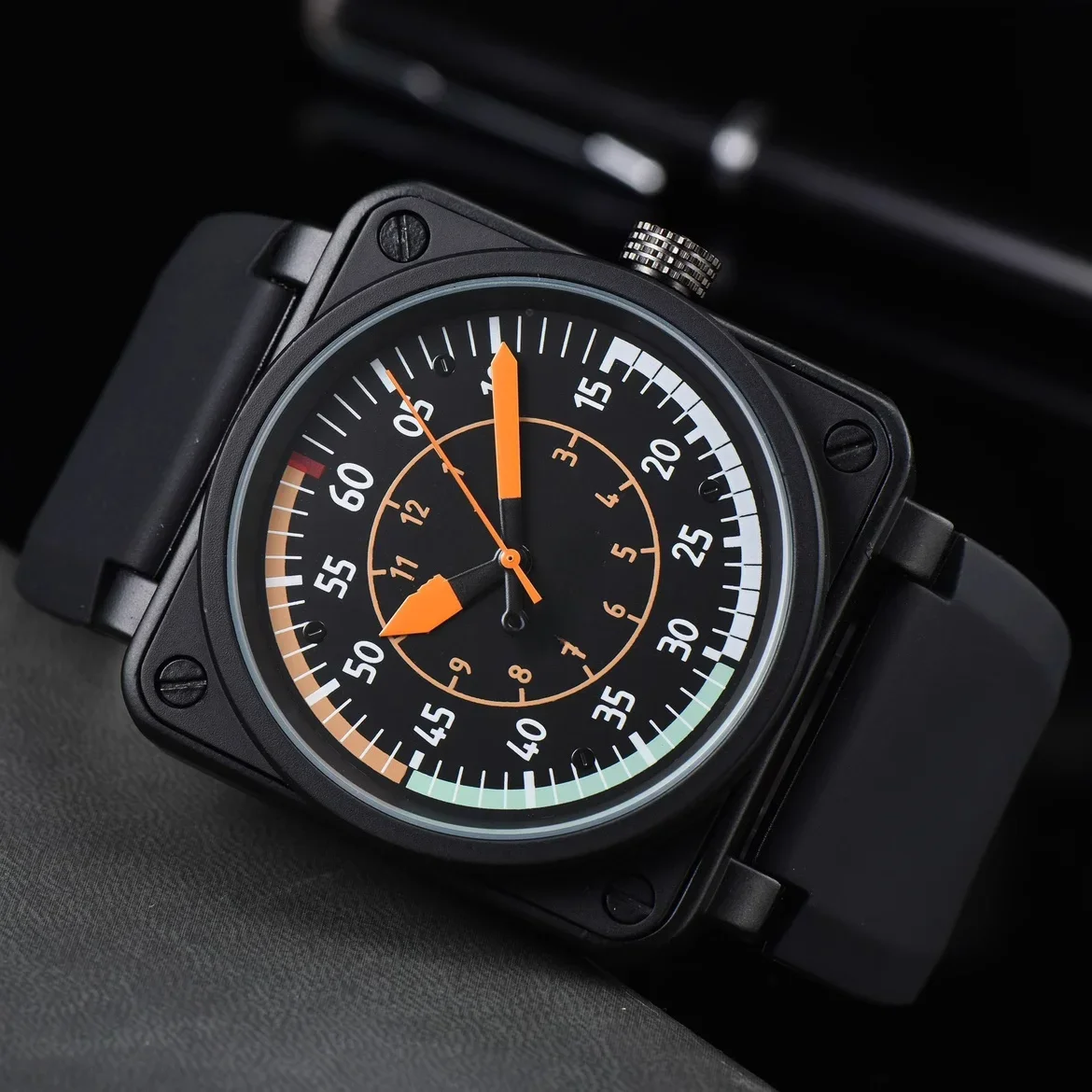 

Men's 40MM fully automatic mechanical watch made of stainless steel and ultra bright sapphire