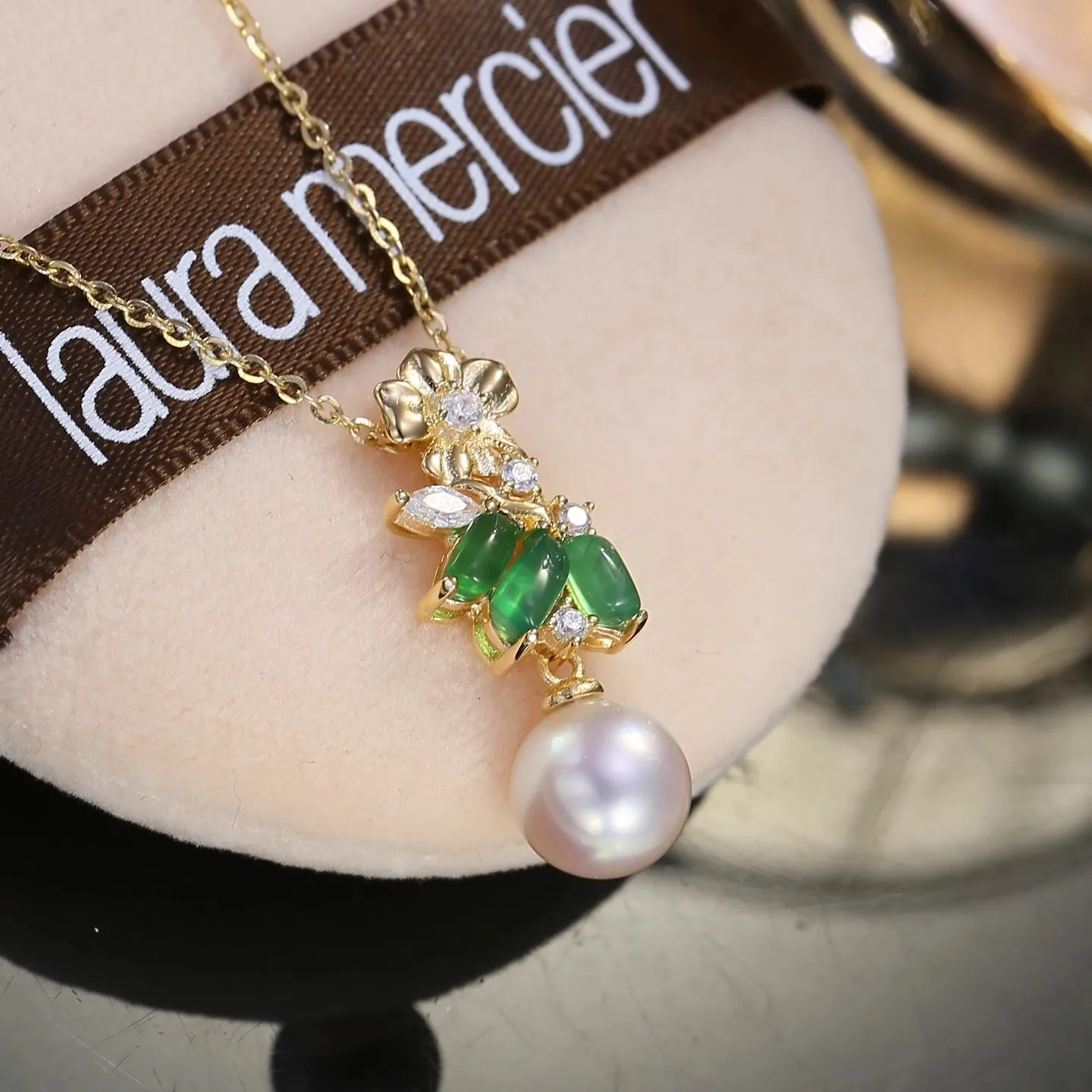 

MeiBaPJ 8mm Natural Round Pearl Fashion Green Stone Pendant Necklace 925 Sterling Silver Holder Fine Wedding Jewelry for Women