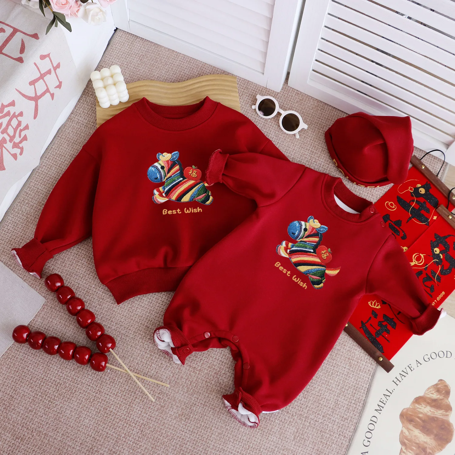 2026 Winter Family Matching Set Baby Romper Parent-child Fleece Lined Sweatshirt for Mom Dad and Kids 2-4 People Cotton Tops
