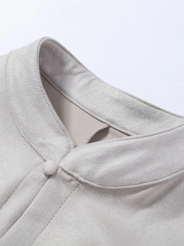 Ausgeschnittenes T-Shirt mit Buchstabenprint für Damen, Streetwear-Stil mit Stehkragen, Einreihig, Tailliertes Oberteil, Frühlings-Neuheit für Club und Party – Detail 7