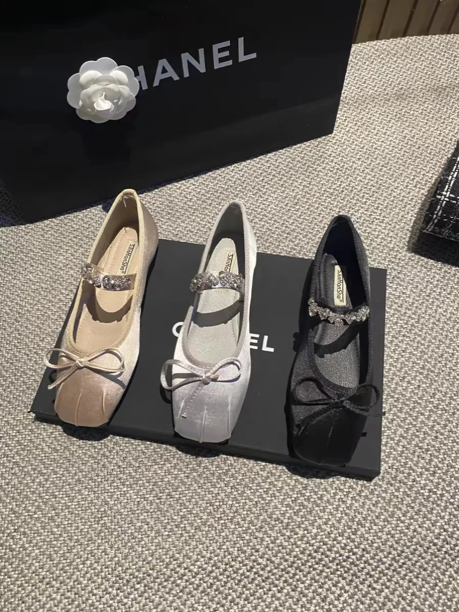 Scarpe basse con punta quadrata 2025 Scarpe da balletto di nuova moda primavera Mary Jane Scarpe da donna casual con strass francesi