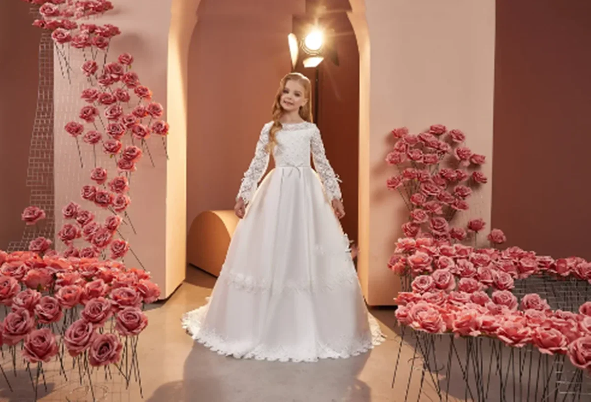 

Elegant Satin Flower Girl Dress For Wedding Lace Beaded Applique Full Sleeve Child First Princess Eucharist Birthday Party Dress