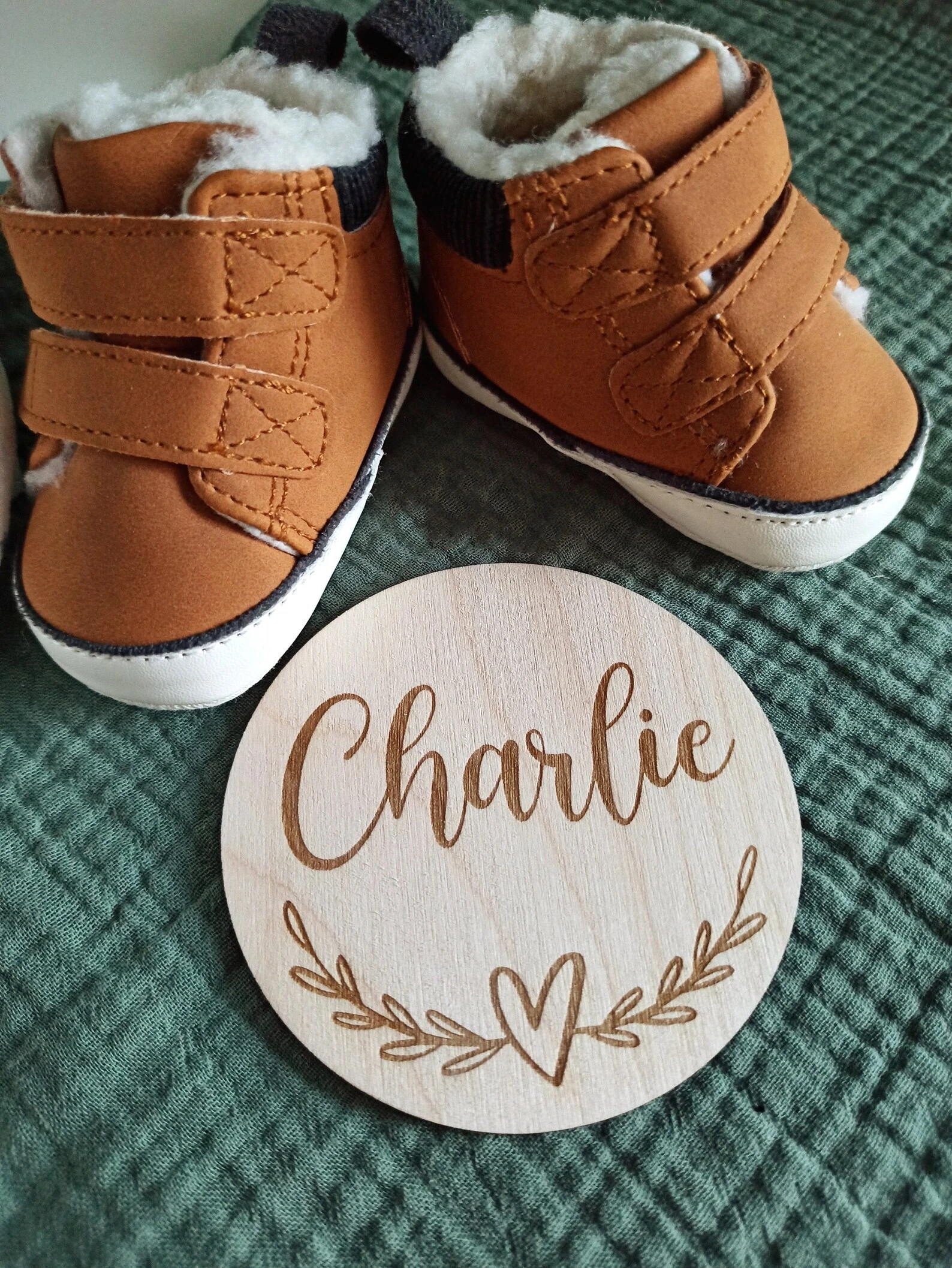 Personalized wooden heart welcome card / Birth milestone card / baby child first name / mother pregnancy birth gift