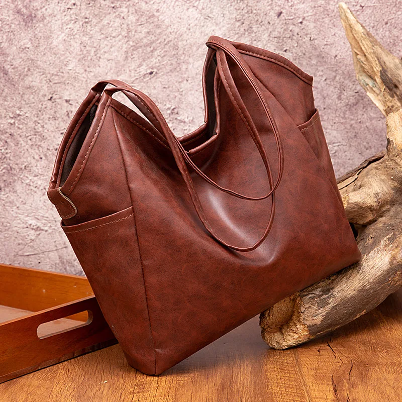 

Large Capacity Leather women's underarm shoulder bags oil waxed PU leather retro brown lady tote 2023