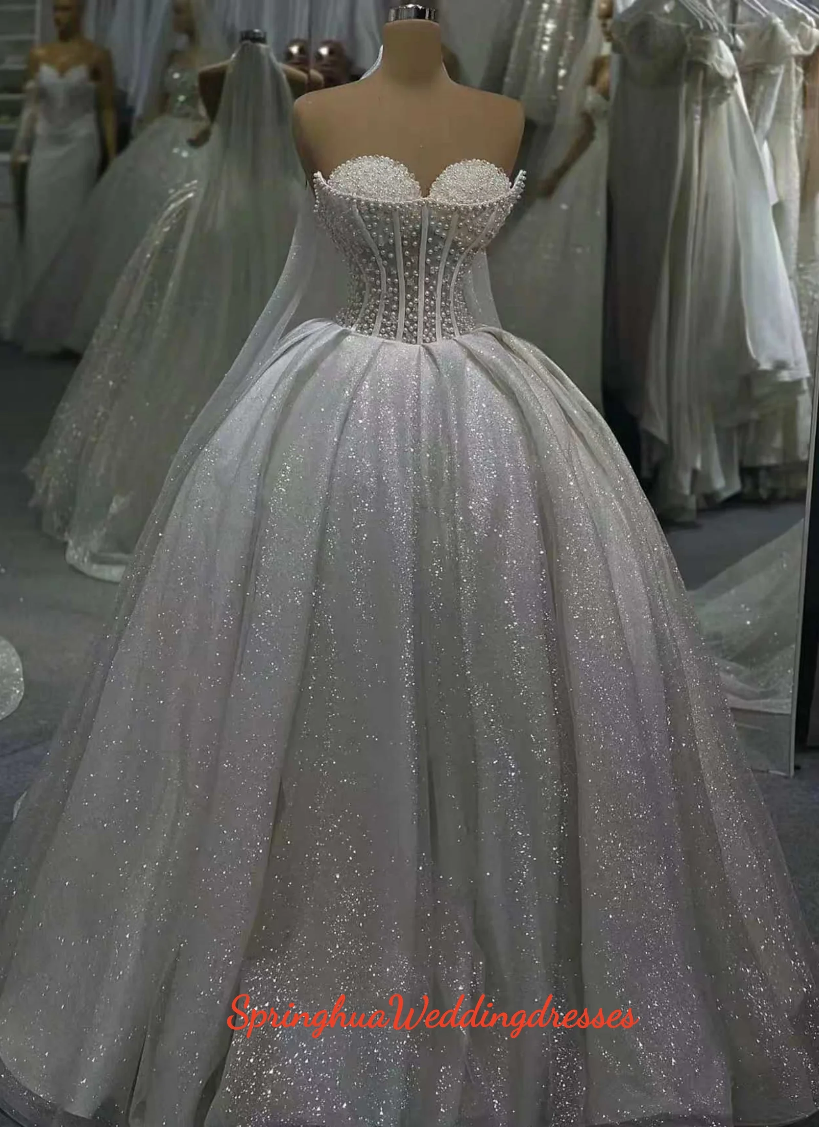 

Exquisite Ball Gown Wedding Dress Sequins Pearls Beaded Bridal Gowns Sweetheart Neck Sleeves Sweep Train Dresses Customized