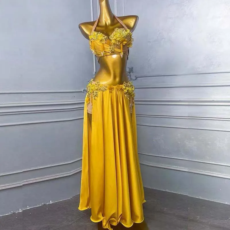 Traje de actuación de danza del vientre Oriental, sujetador con tirantes, falda oscilante grande dividida, ropa de baile para actuación, conjunto de escenario para Club para mujer dorado