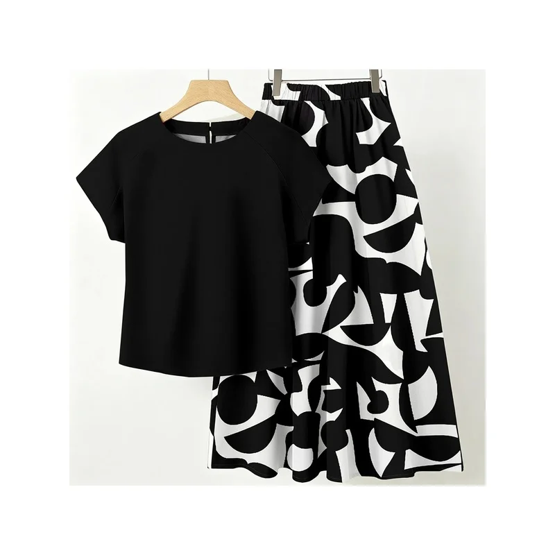 Women's Plus Size Summer Temperament Commuting Top And Half Skirt Set Pure Black And White Geometric Pattern Two-Piece Set