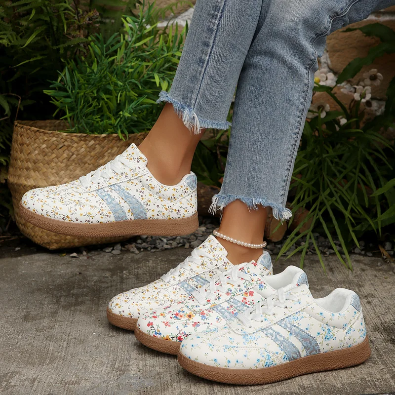 

New Women's Flat Luxury Sport Shoes Comfortable Breathable Casual Shoes Outdoors Round Toe Style Female Lightweight Sneakers