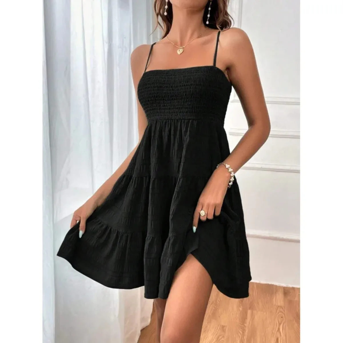 Vestido Mini Feminino de Verão Casual com Alças Finas, Bustier Franzido, Babados em Camadas e Saia Rodada Azul para Praia e Férias