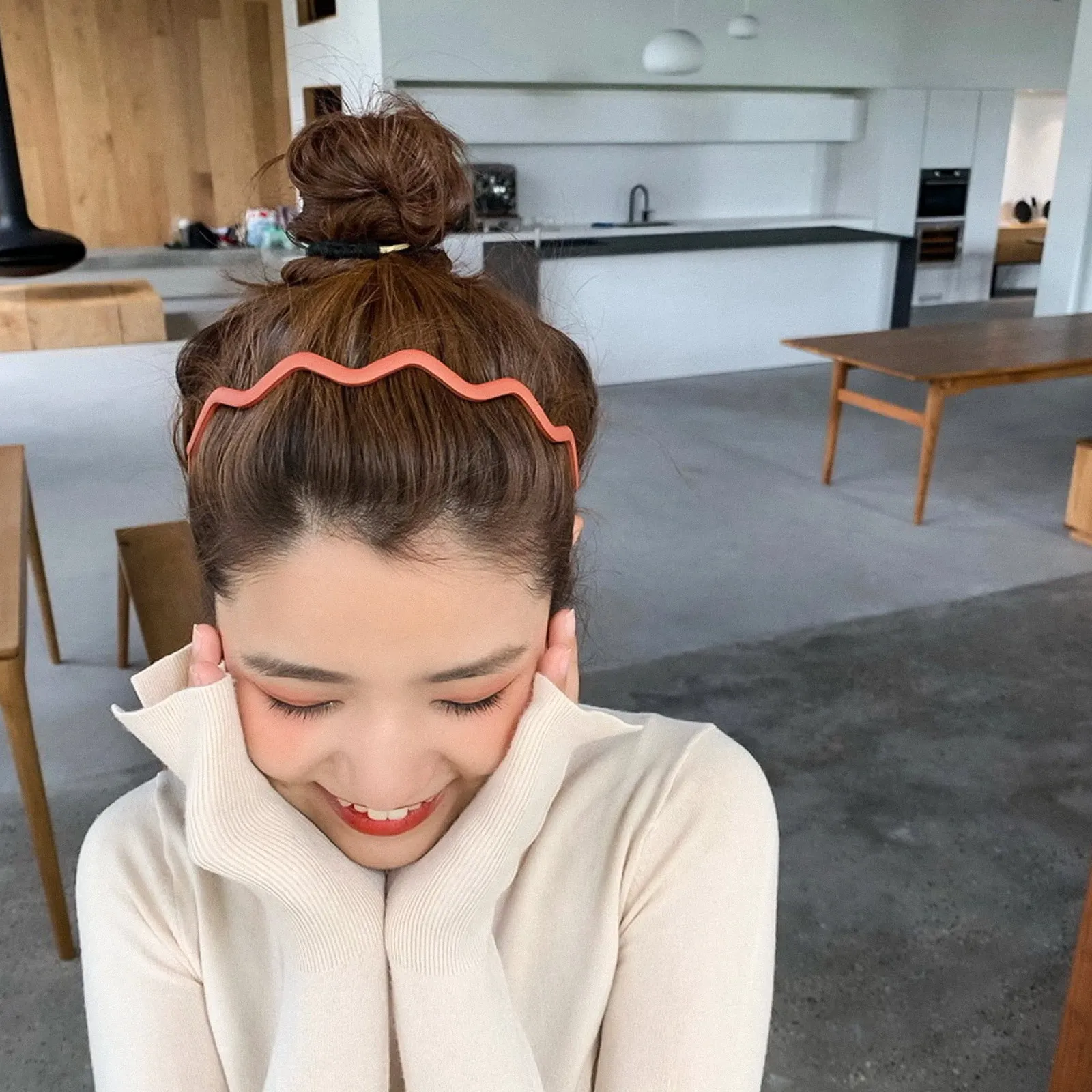 10Pcs Candy Tone Wave-Shaped Hair Hoops Women Plastic Wavy Headbands Lightweight Comfortable Grip Teeth Simple Elegant