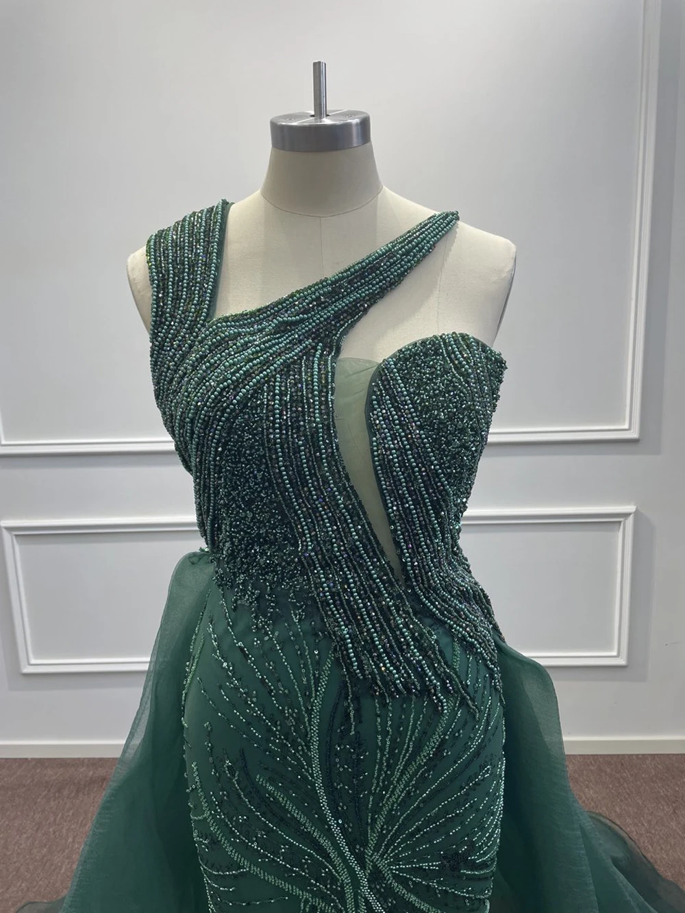 

Dark Green Beading Pearls Sequined Evening Dresses One Shoulder Tulle Mermaid Luxury Arabic Formal Party Prom Gowns Vestidos