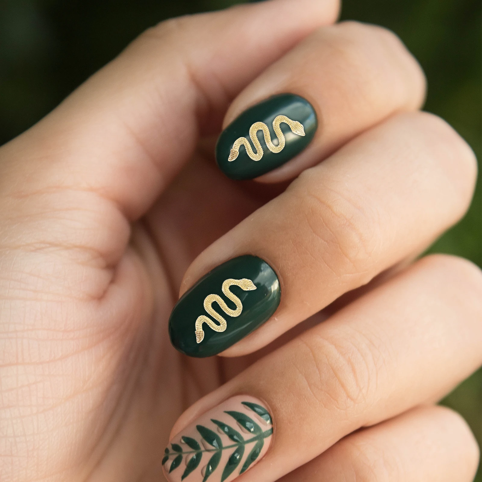 

50Pcs Snake Nail Charm Decorations High Grade Material Unique Appearance DIY Nail Art Accessories Snake Charms for Nails