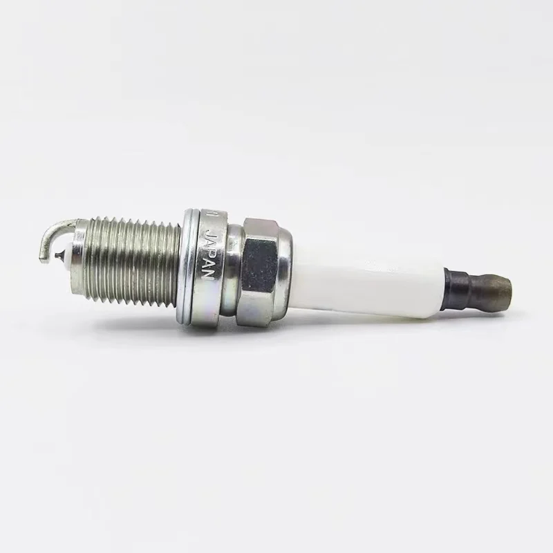 4PCS Platinum Spark Plug 06H905601A PFR7S8EG For Audi A3 A4 A5 Q5 S5 A6 R8 TT VW Passat Jetta Golf Tiguan PFR7S8EG-1675