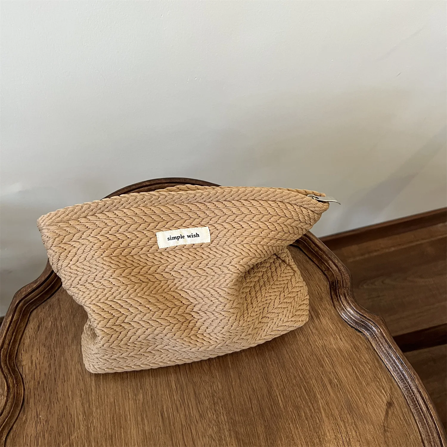 Bolsa de maquillaje de algodón tejida a mano: bolsa de cosméticos de ganchillo artística con cremallera, bolso de mano minimalista para mujer