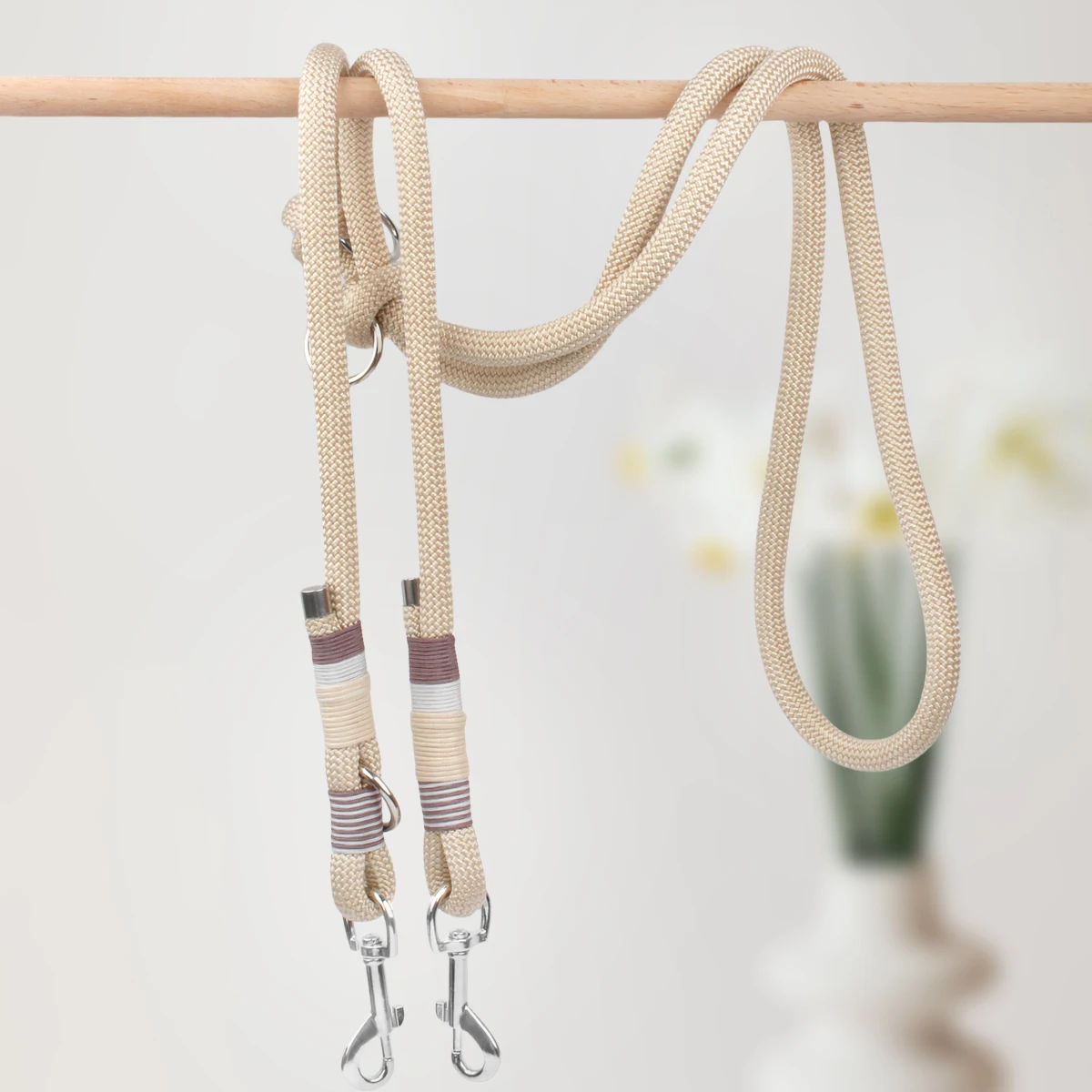 أبازيم مزدوجة مضفرة المقاود للكلاب بلون متعدد الوظائف المنسوجة يدويا المقود المشي في الهواء الطلق مع الكلاب المتوسطة والكبيرة