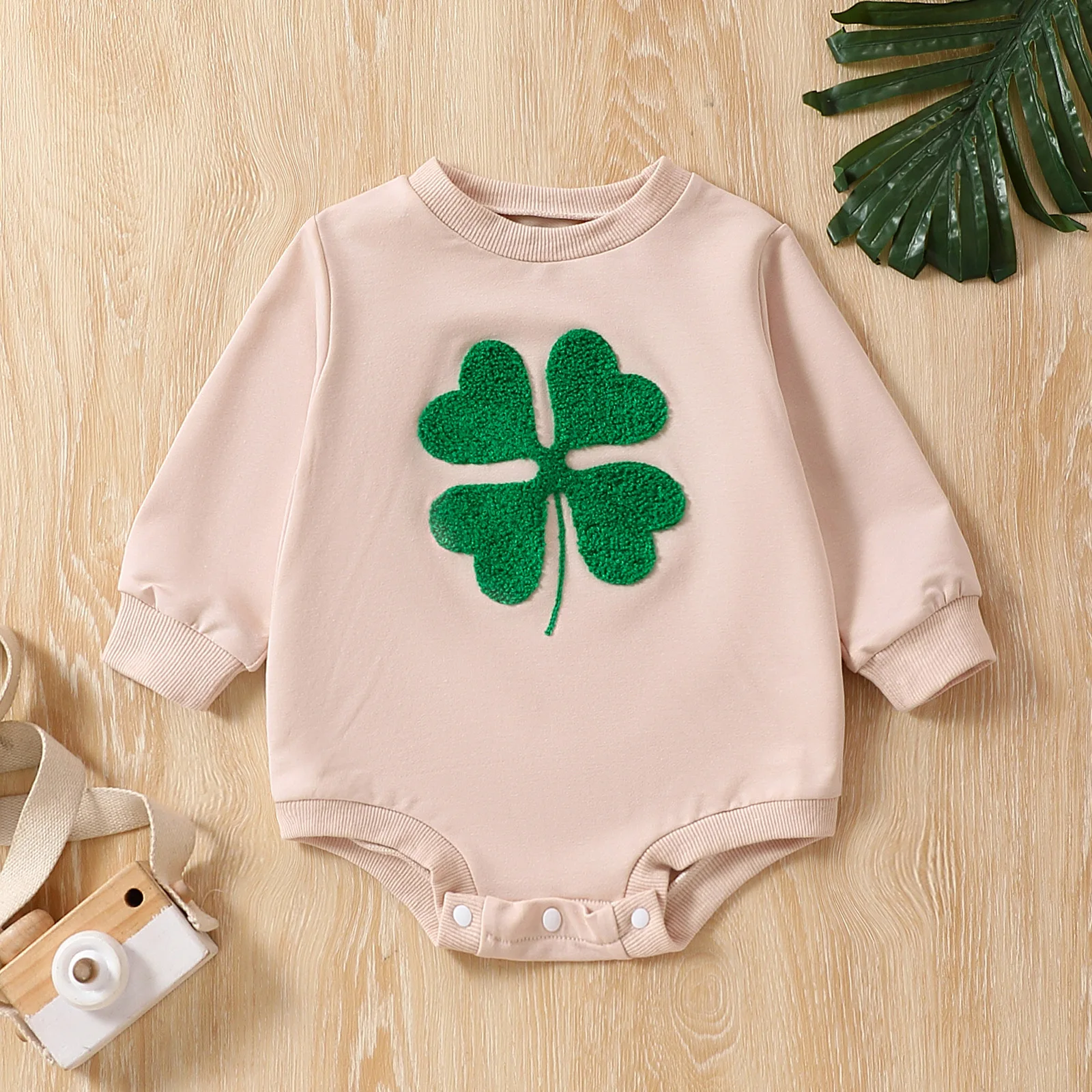 

Newborn Baby Boy Girl St Patricks Day Outfit Green Four Leaf Clover Bubble Romper Lucky Shamrock Jumpsuit