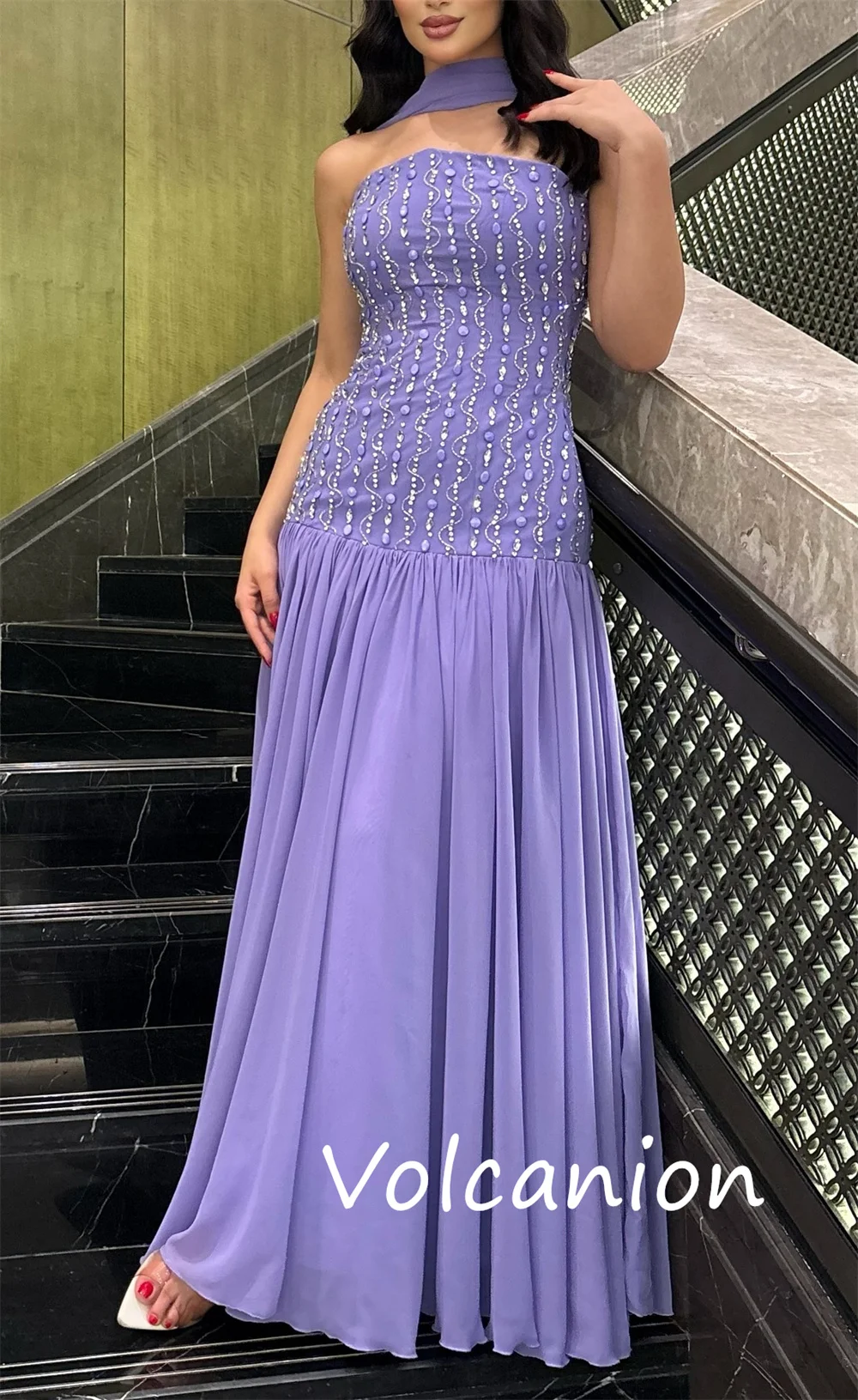 カスタマイズされたクラシックシフォンスパンコールプリーツAラインストラップレスロングドレスオーダーメイド機会モダンスタイルセクシー