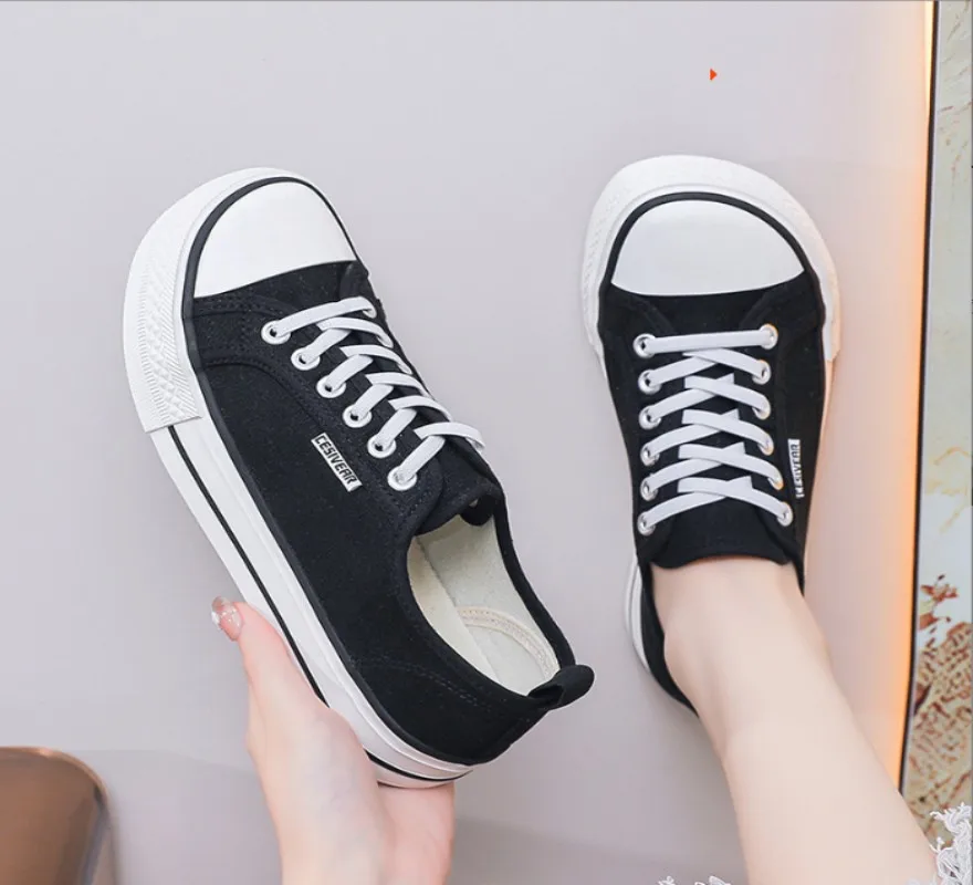 2026 New thick soled canvas shoes Girl summer breathable versatile low top casual board shoes  boy student Non-slip sports shoes