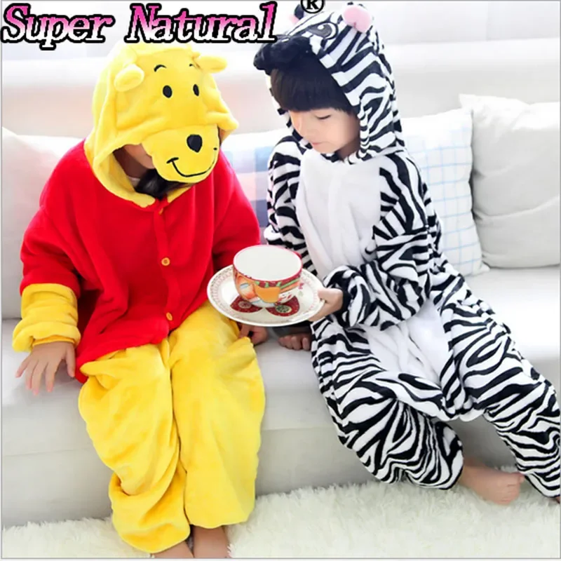 MINISO franela Animal cebra amarillo Winnie The Pooh oso pijamas de Navidad Onesies niños disfraces Cosplay ropa de dormir Kigurumi