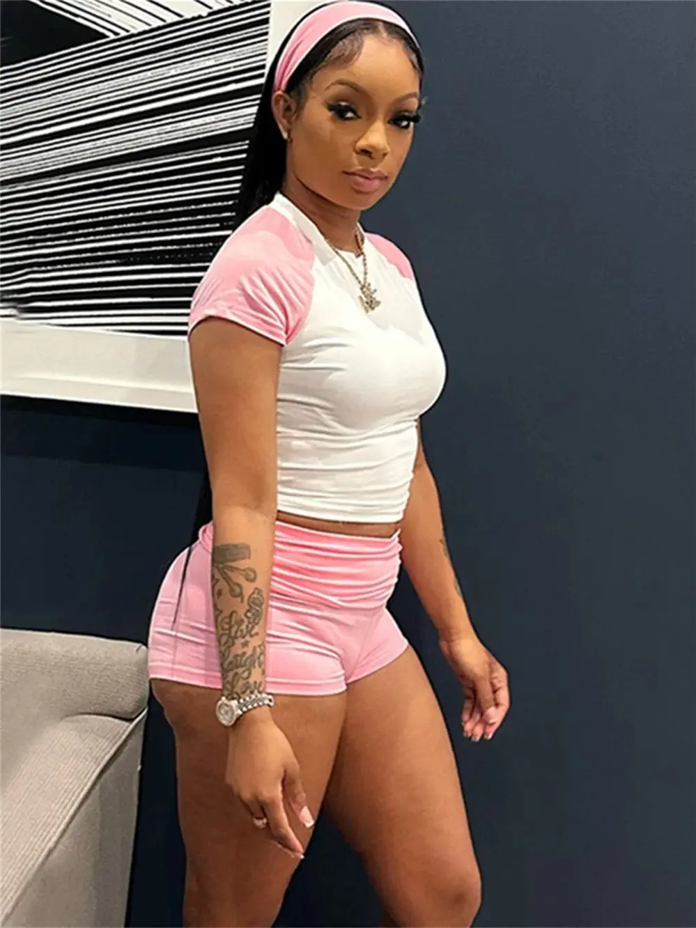 Weird Puss Sportivo Patchwork 3 Pezzi Set Donna Casual Estate Fascia + Crop Top + Pantaloncini da bici a vita alta Tuta da strada abbinata