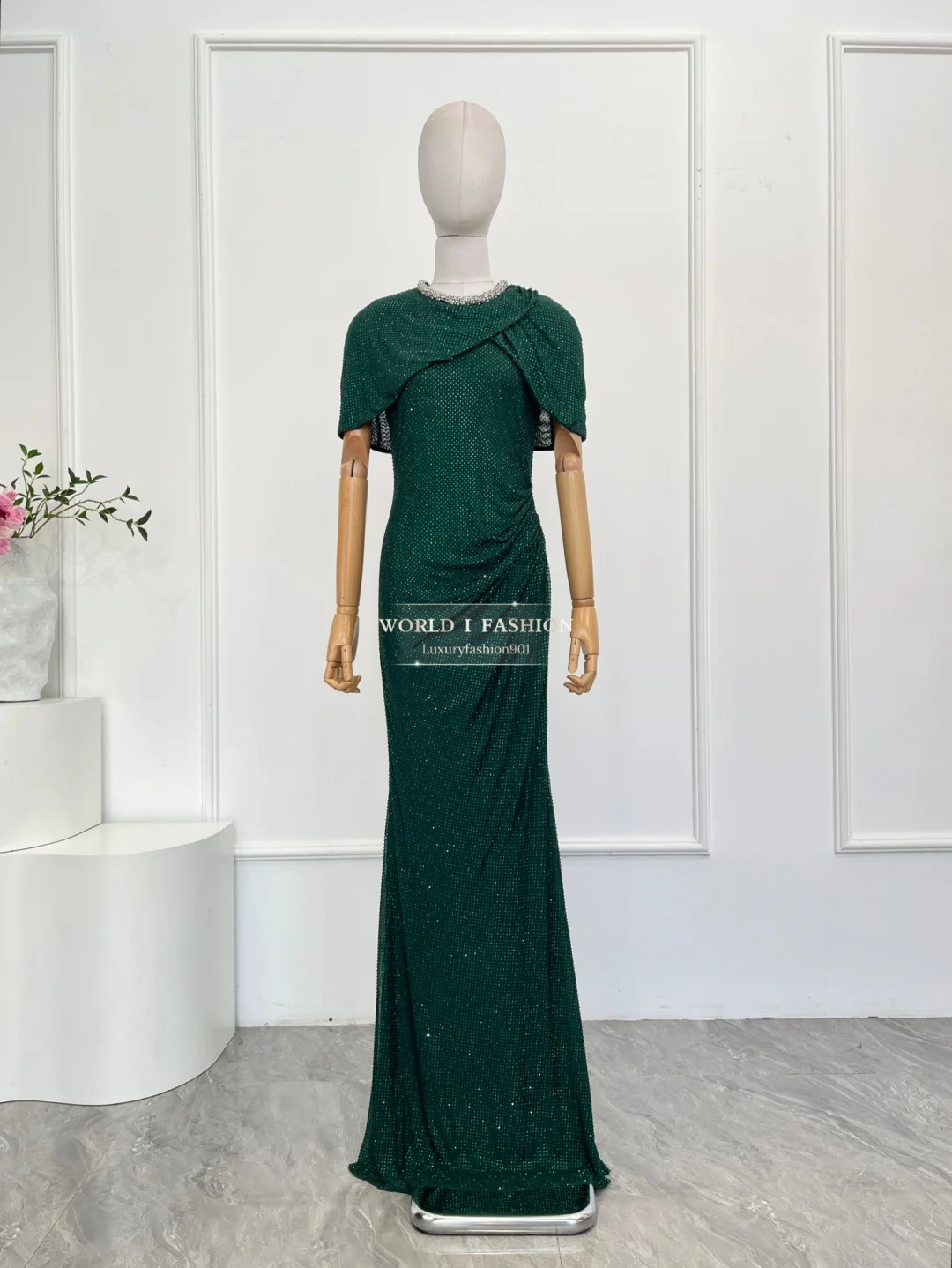 

Green Short Sleeve Diamonds Pressed Maxi Dress