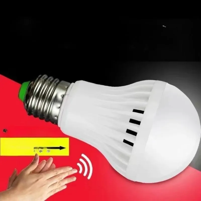 Radar LED e lampadina a risparmio energetico induttiva umana a infrarossi per scale, corridoi e bagni con controllo del suono e della luce