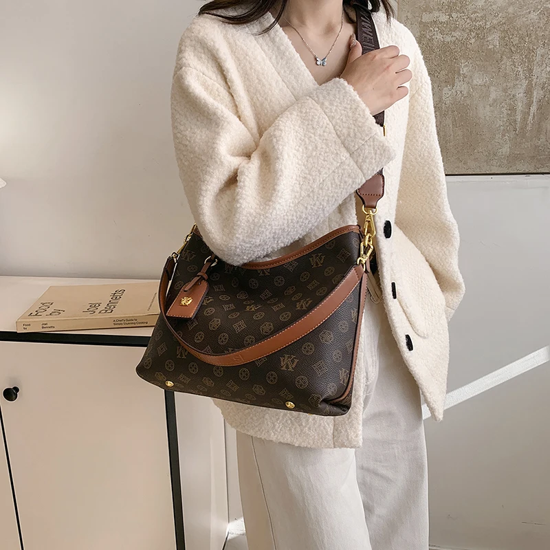 

Vintage-Inspired Messenger Bag For Women Premium Leather Crossbody Handbag Designer Shoulder Tote Elegant Purse
