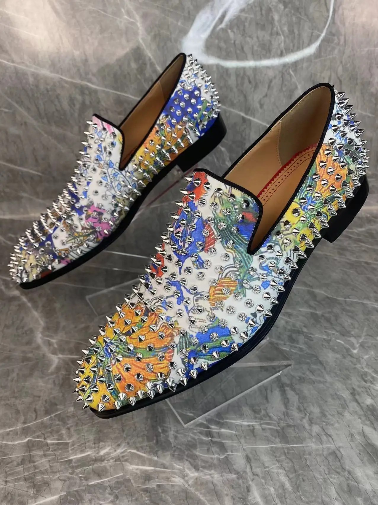 New Rivet Oil Painting Loafers Embossed Men’s Shoes Pointed Head Slip On Calfskin Welted Wedding Dress Business Single Shoes
