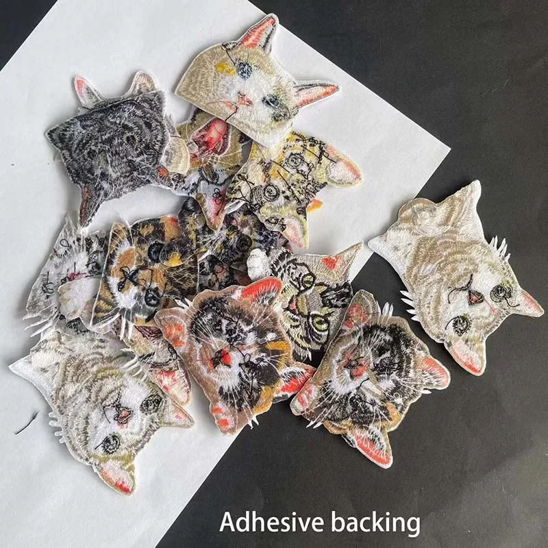 Cartoon Cute Cats Patch termokolant naszywki na ubrania, tkanina pasiasta wyszywany wzór kota aplikacja żelazko na łaty na odzież,