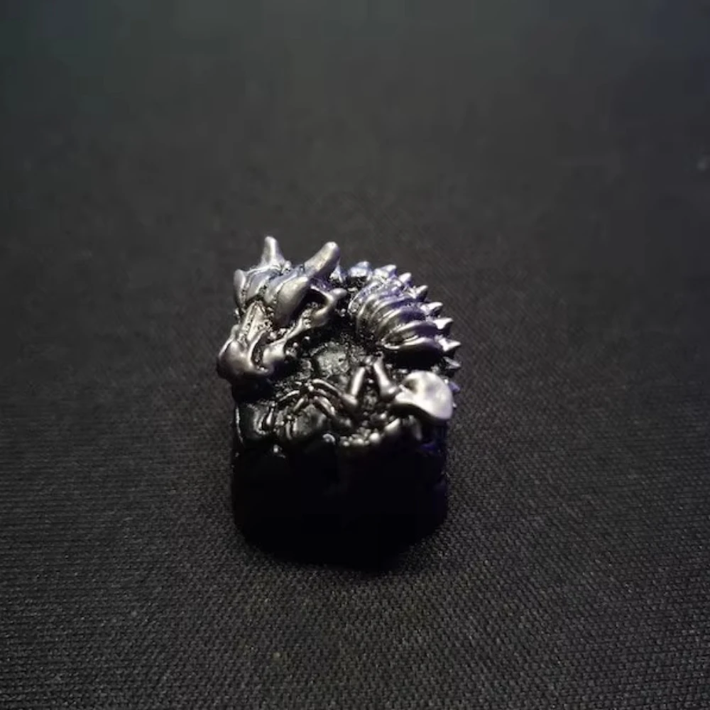 

Dragon Skeleton Artisan Keycap Resin Custom Translucent Character Personalized Keyboard Cap for Mechanical Keyboard Accessories