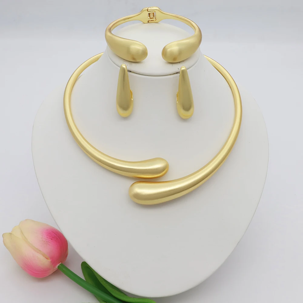 

Women Elegant Jewelry Set Gold Color Plated Chain Necklace Bracelet Fashion Stud Earrings Full Set Party Wedding Bijoux