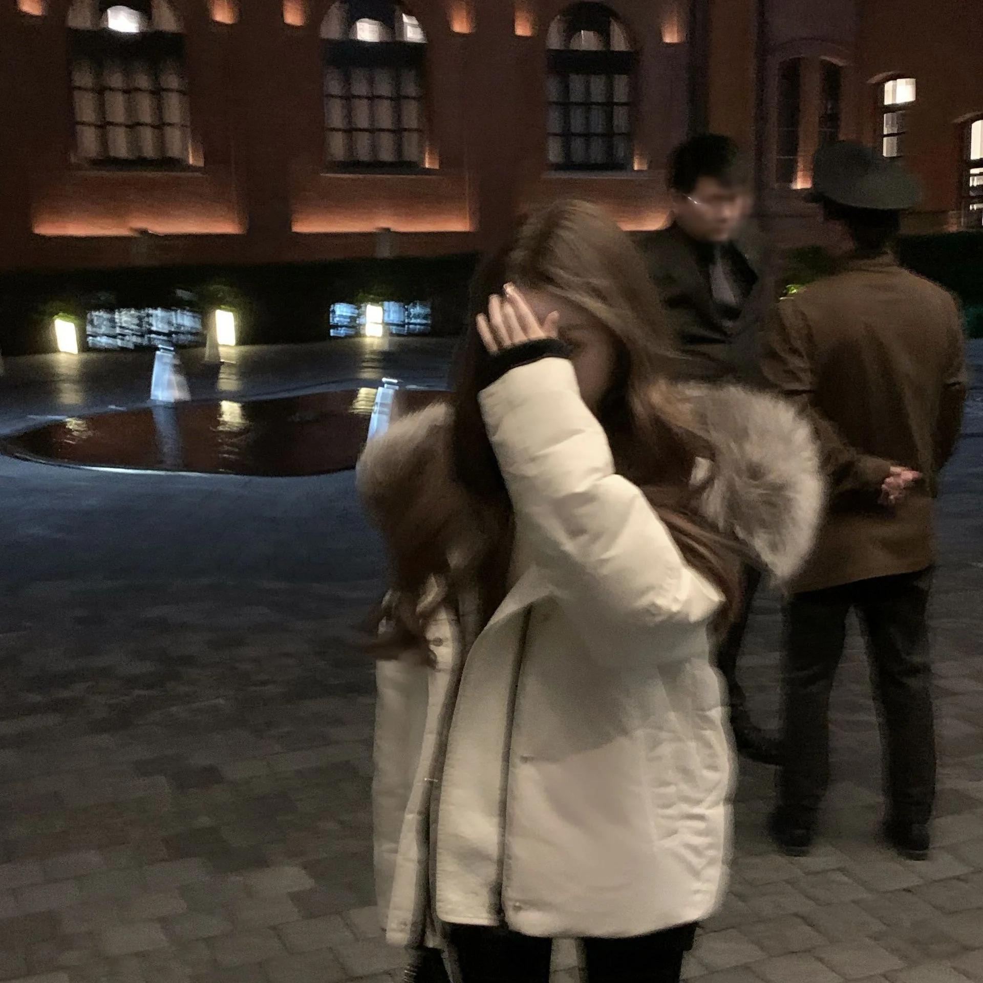 معطف نسائي بقصة عادية وسحاب للإغلاق، جاكيت قطني قصير، معطف بياقة من الفرو، مادة الشنيل الثلجية من ألياف البوليستر